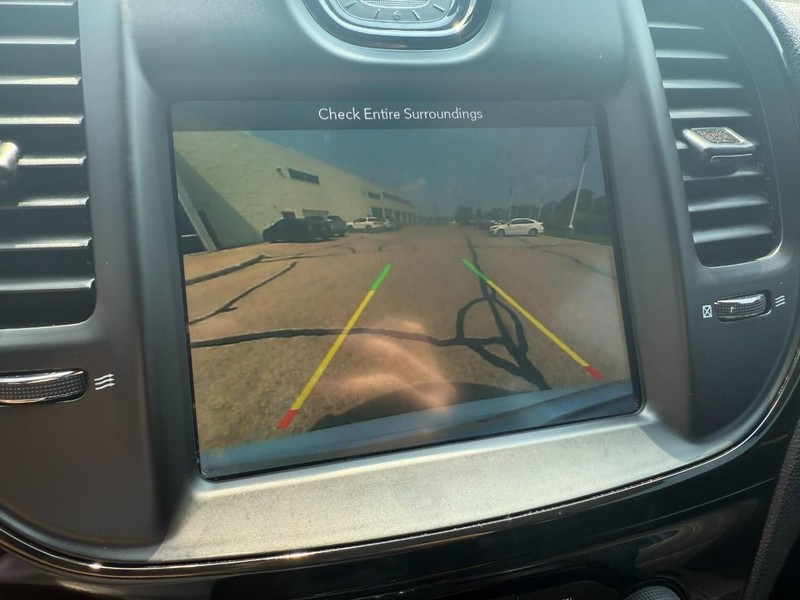 Chrysler 300 Vehicle Image 21