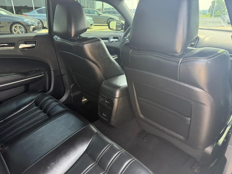 Chrysler 300 Vehicle Image 26