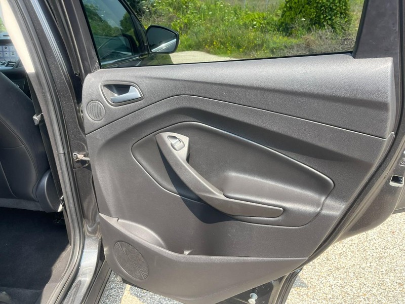 Ford Escape Vehicle Image 11