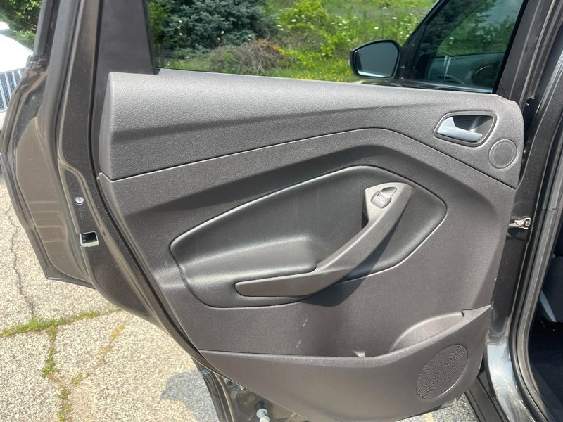 Ford Escape Vehicle Image 14