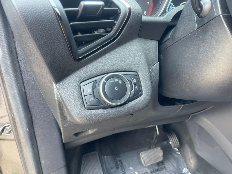 Ford Escape Vehicle Image 17