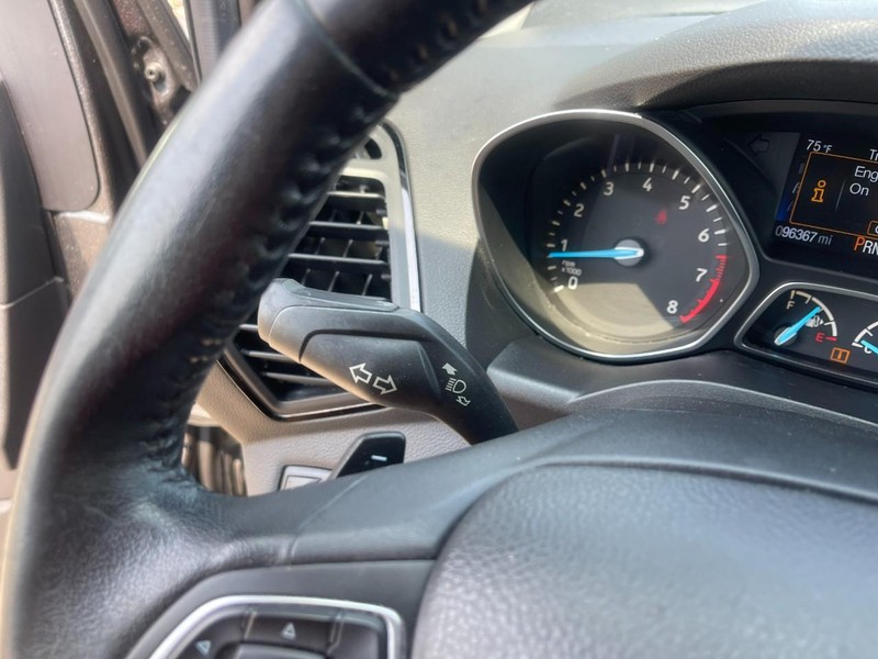 Ford Escape Vehicle Image 25