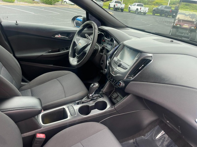 Chevrolet Cruze Vehicle Image 06