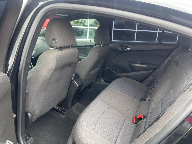 Chevrolet Cruze Vehicle Image 13