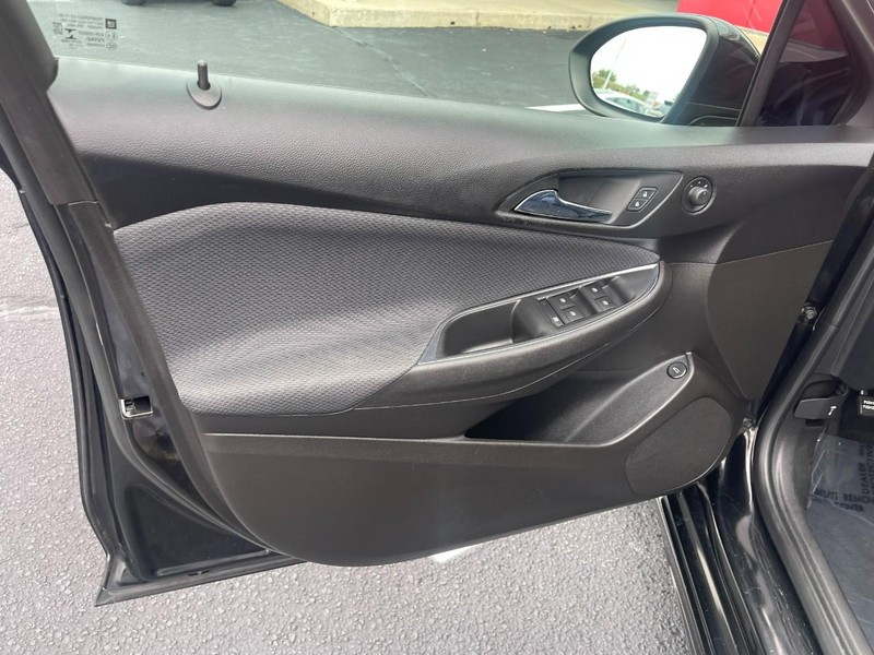 Chevrolet Cruze Vehicle Image 16