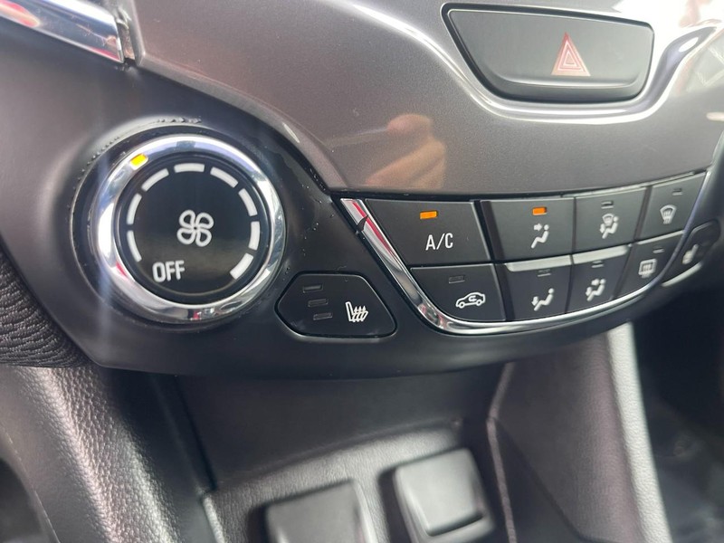 Chevrolet Cruze Vehicle Image 23
