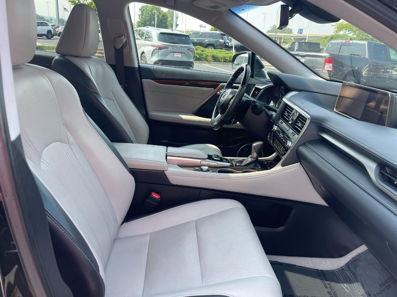 Lexus RX Vehicle Image 11