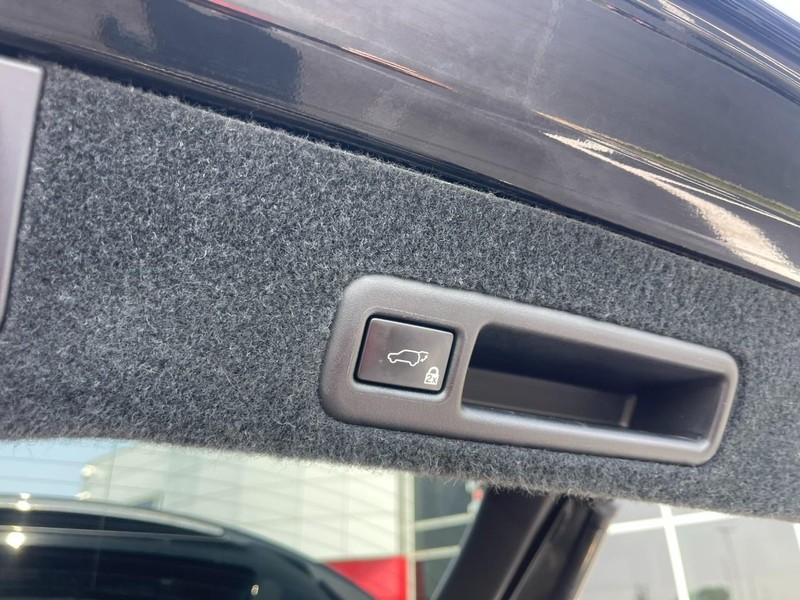 Lexus RX Vehicle Image 18