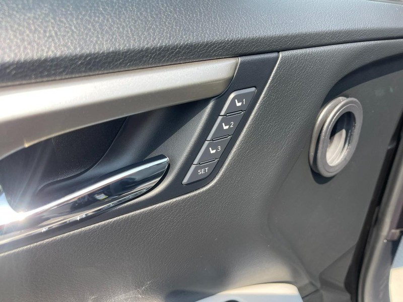 Lexus RX Vehicle Image 24