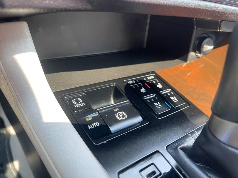 Lexus RX Vehicle Image 36