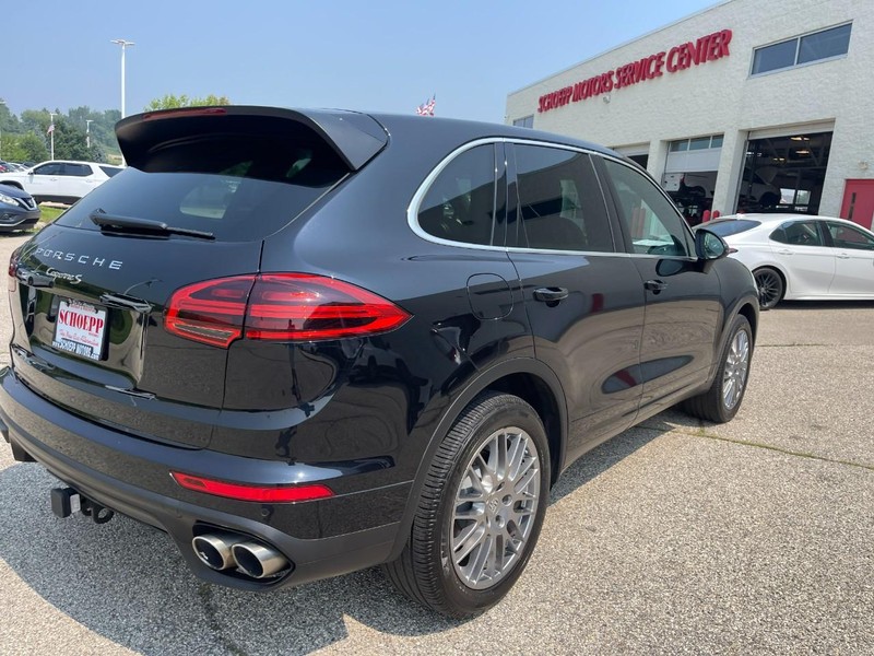 Porsche Cayenne Vehicle Image 03