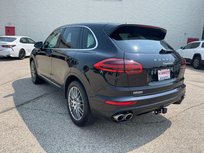 Porsche Cayenne Vehicle Image 04