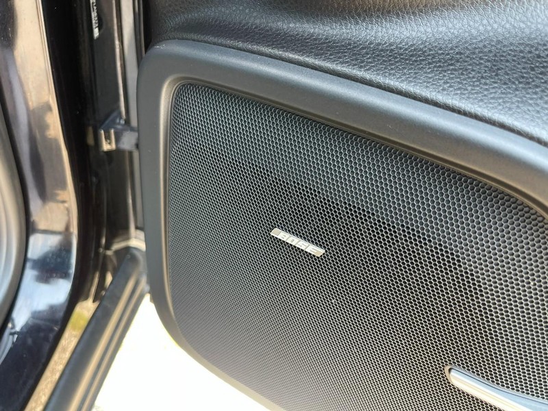 Porsche Cayenne Vehicle Image 14