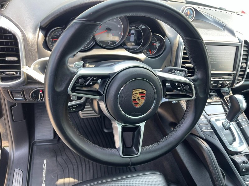 Porsche Cayenne Vehicle Image 29