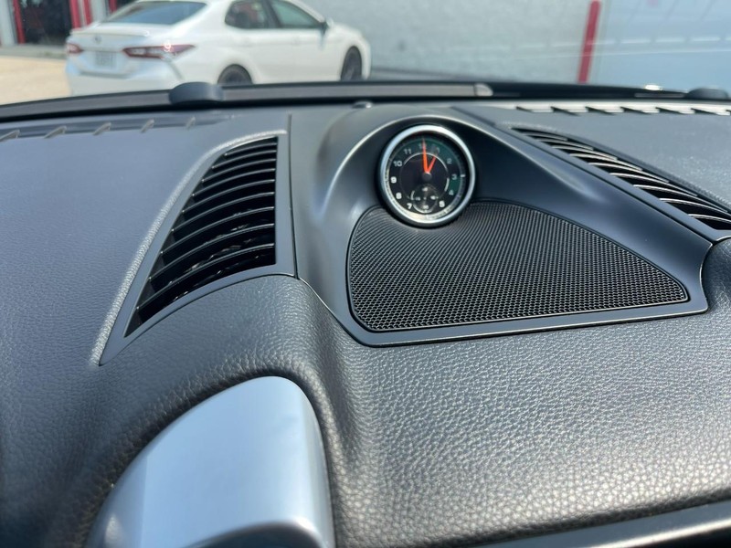 Porsche Cayenne Vehicle Image 39