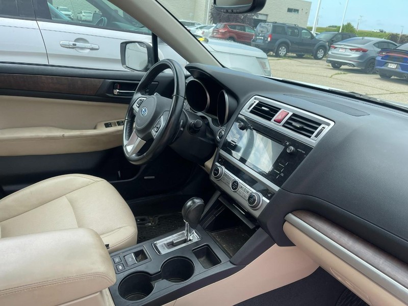 Subaru Outback Vehicle Image 02