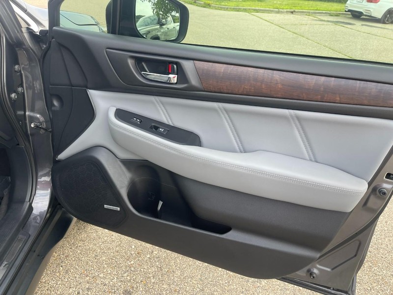 Subaru Outback Vehicle Image 13