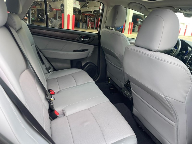 Subaru Outback Vehicle Image 15