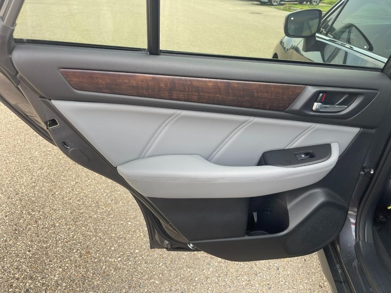 Subaru Outback Vehicle Image 22