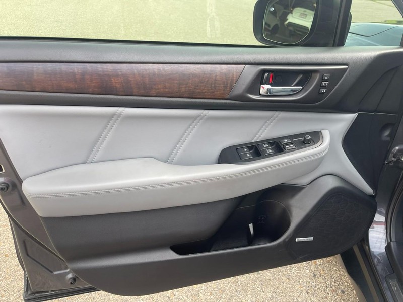 Subaru Outback Vehicle Image 25