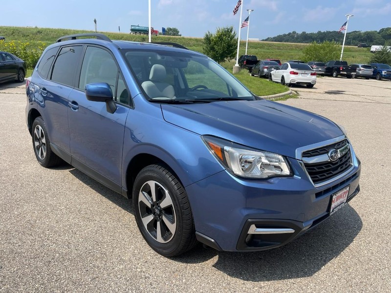 Subaru Forester Vehicle Image 02