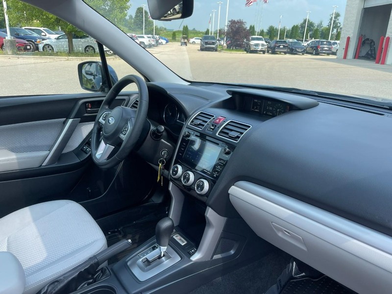 Subaru Forester Vehicle Image 10