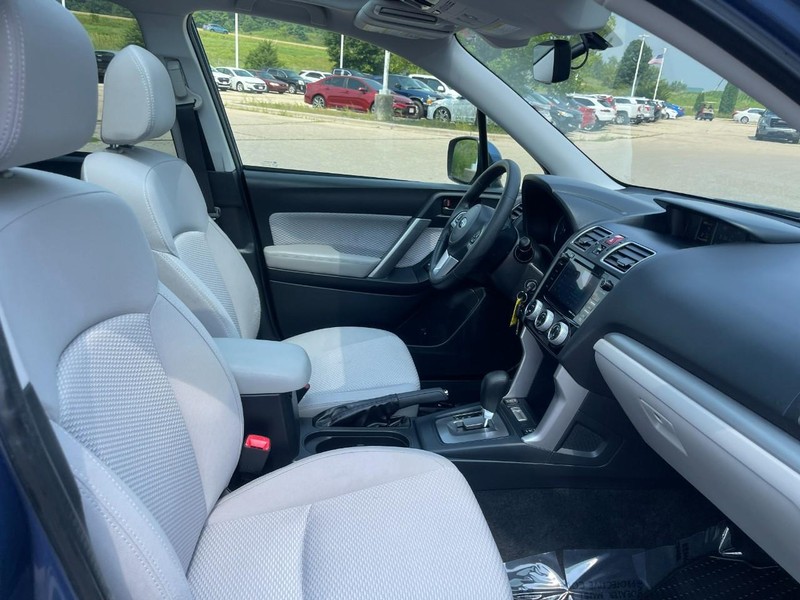 Subaru Forester Vehicle Image 12