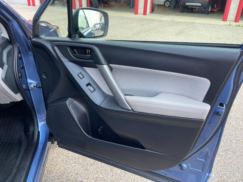 Subaru Forester Vehicle Image 13