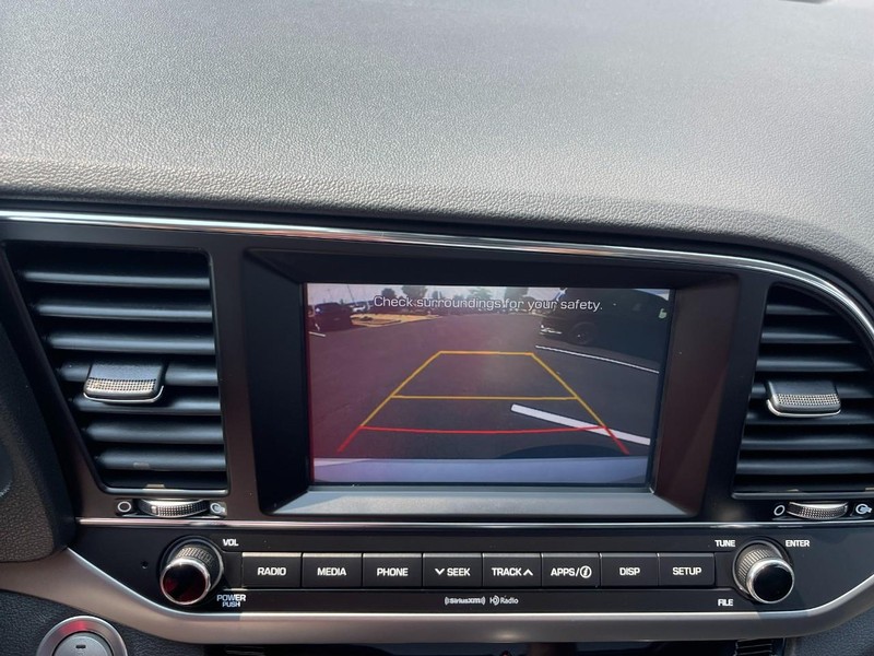 Hyundai Elantra Vehicle Image 30