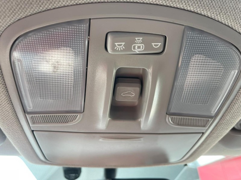 Hyundai Elantra Vehicle Image 32