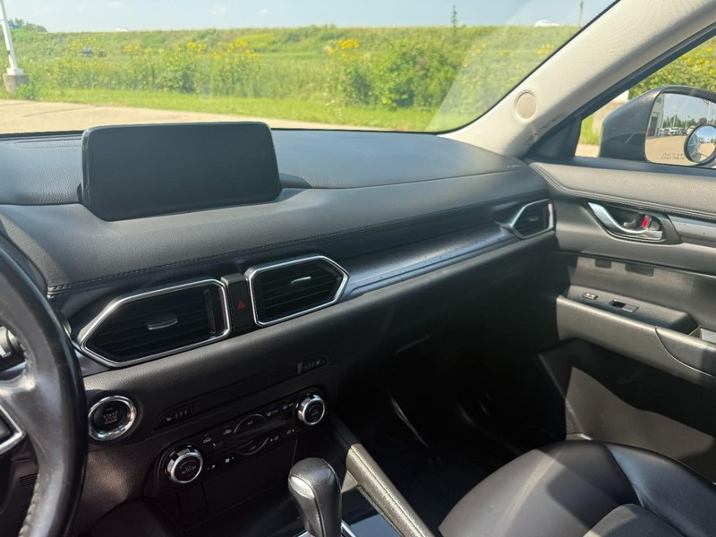 Mazda CX-5 Vehicle Image 15