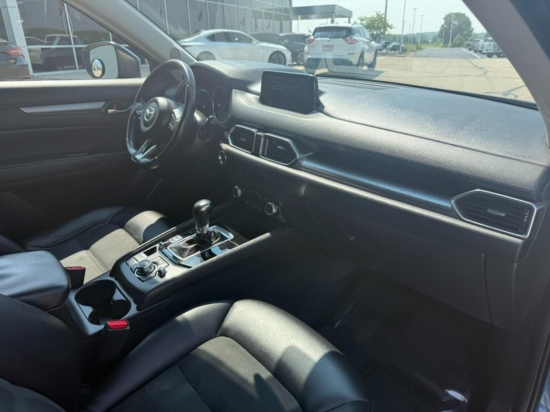 Mazda CX-5 Vehicle Image 21