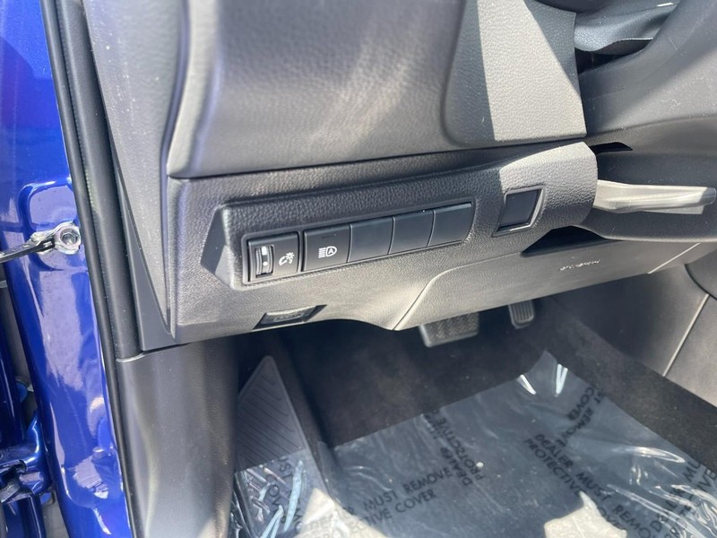 Toyota Corolla Vehicle Image 16