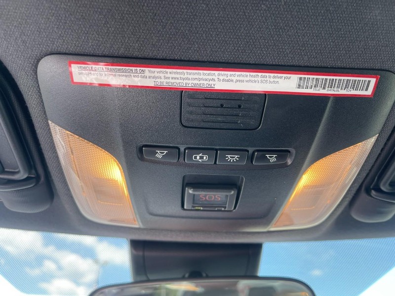 Toyota Corolla Vehicle Image 24