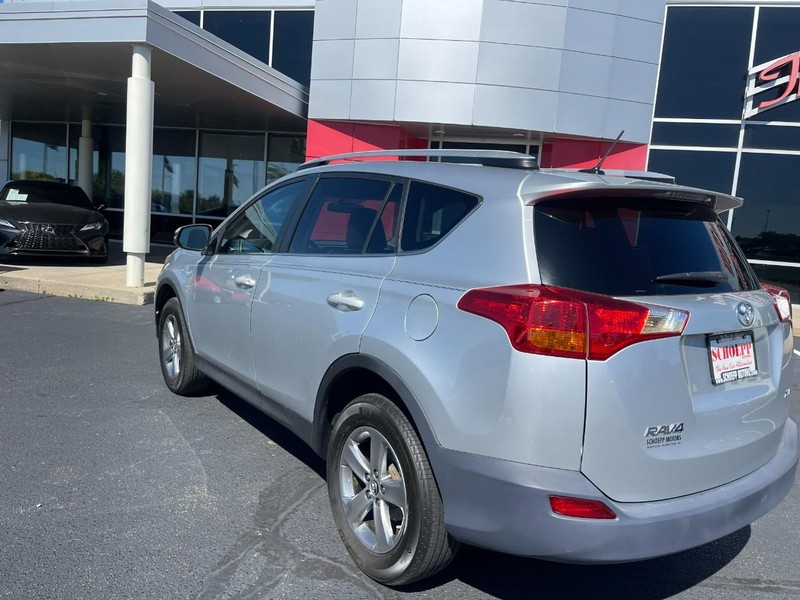 Toyota RAV4 Vehicle Image 04