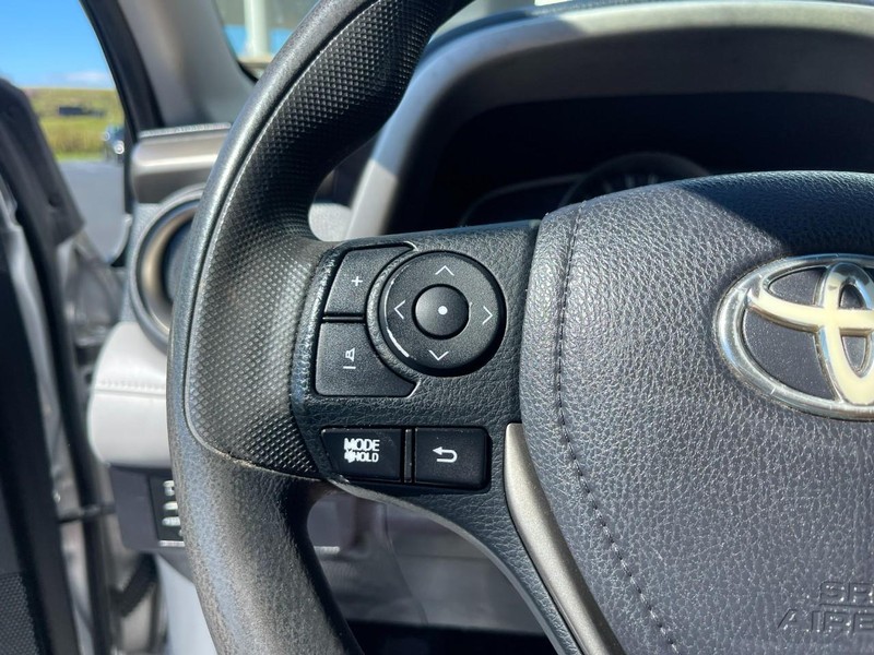 Toyota RAV4 Vehicle Image 15