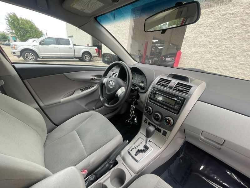 Toyota Corolla Vehicle Image 05