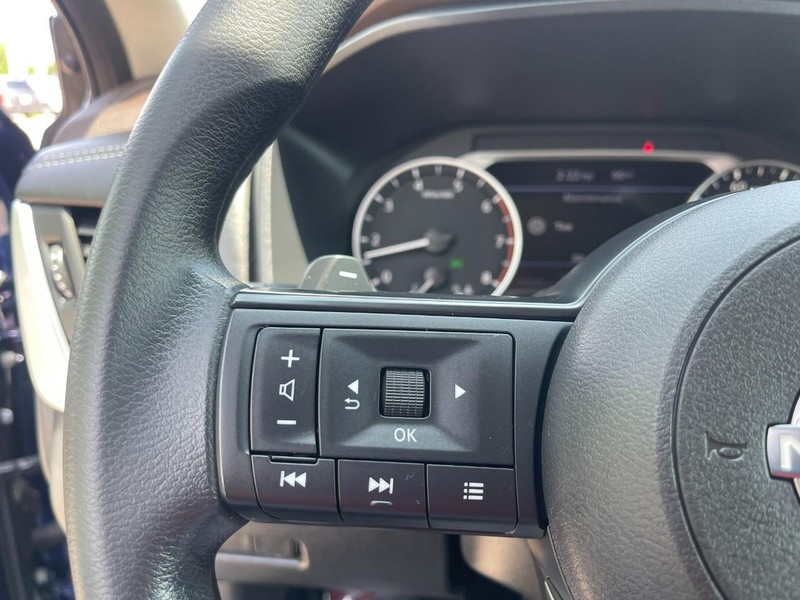 Nissan Rogue Vehicle Image 22