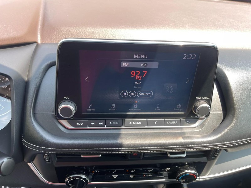 Nissan Rogue Vehicle Image 28