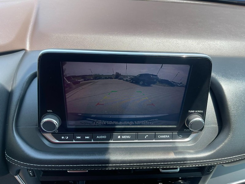 Nissan Rogue Vehicle Image 29