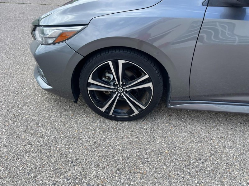 Nissan Sentra Vehicle Image 06