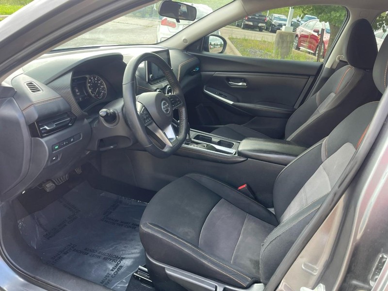 Nissan Sentra Vehicle Image 17