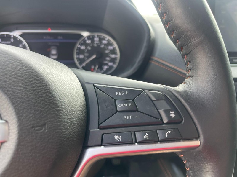Nissan Sentra Vehicle Image 22