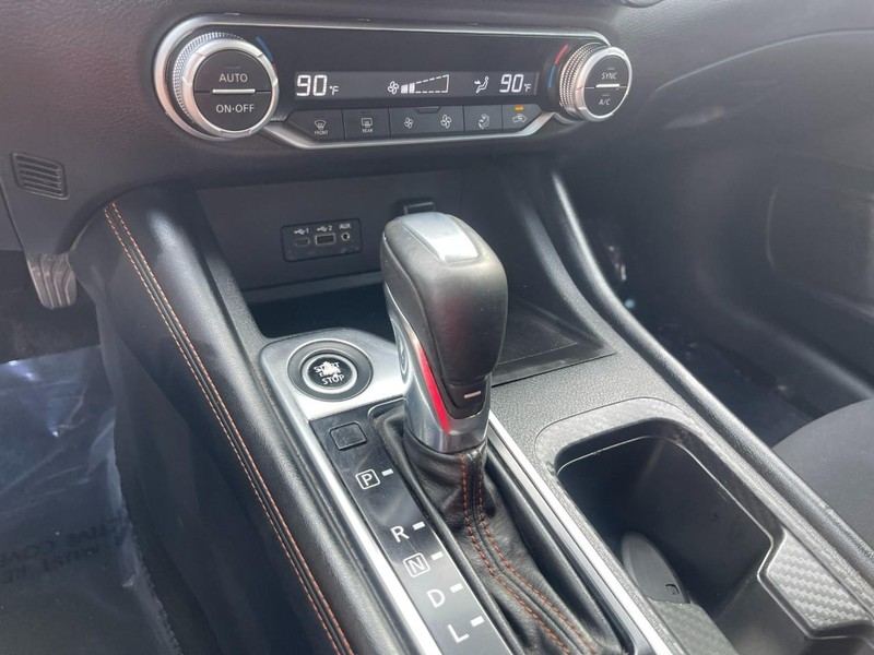 Nissan Sentra Vehicle Image 25