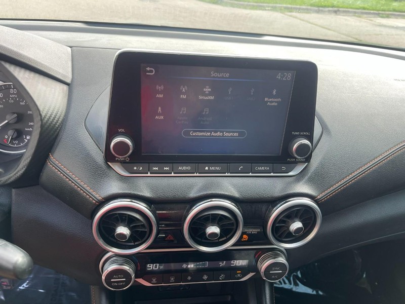 Nissan Sentra Vehicle Image 26