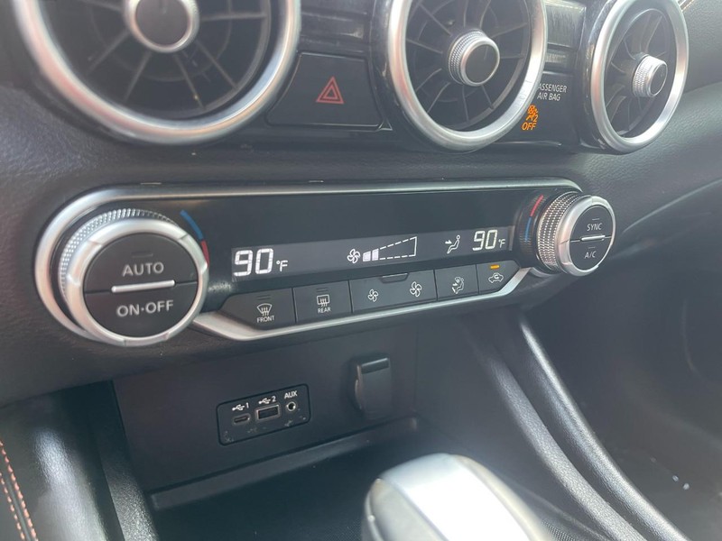 Nissan Sentra Vehicle Image 27