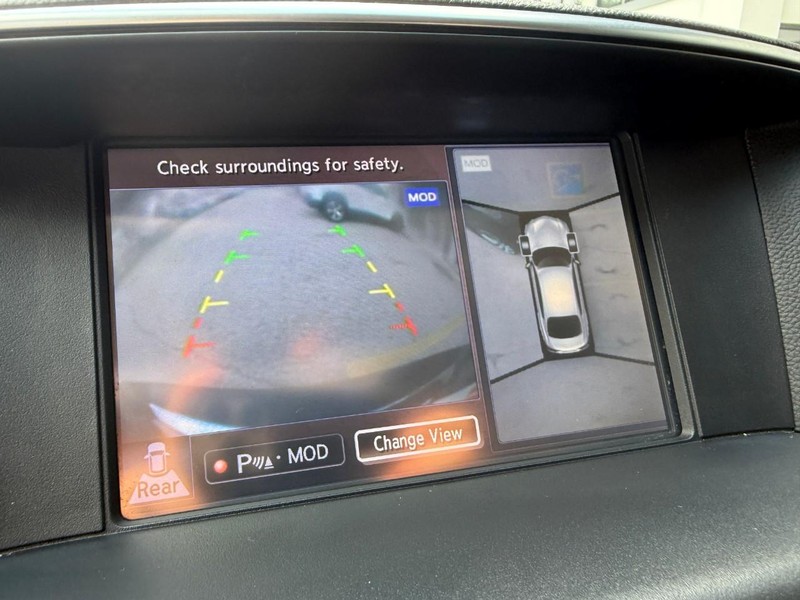 INFINITI Q70L Vehicle Image 32