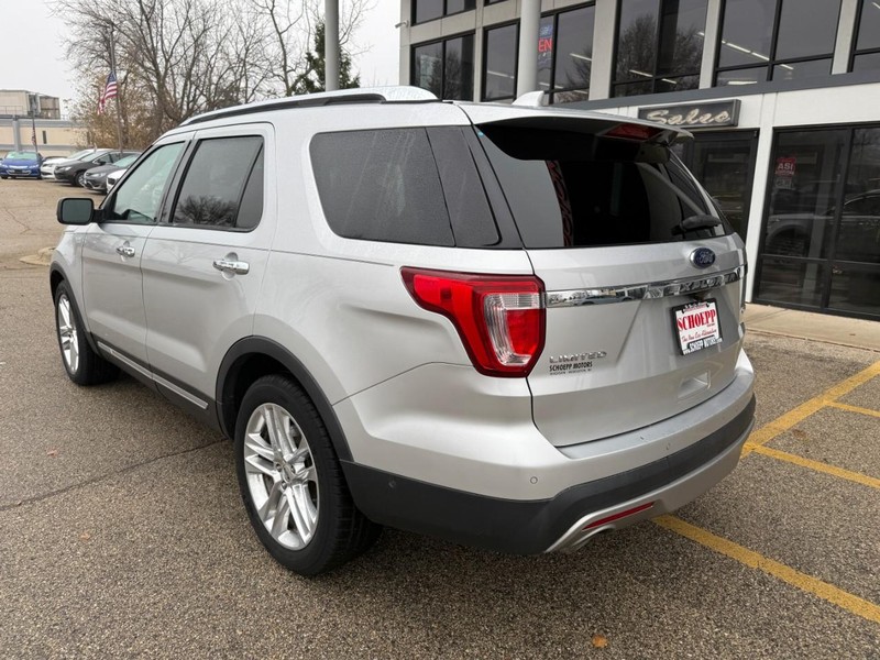 Ford Explorer Vehicle Image 07