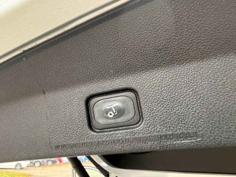 Ford Explorer Vehicle Image 16