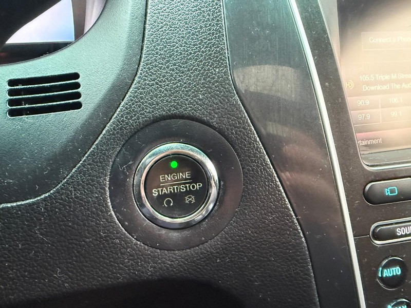 Ford Explorer Vehicle Image 37